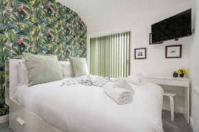 Buxton Apartment - 1 bed, Free Parking, Wi-Fi